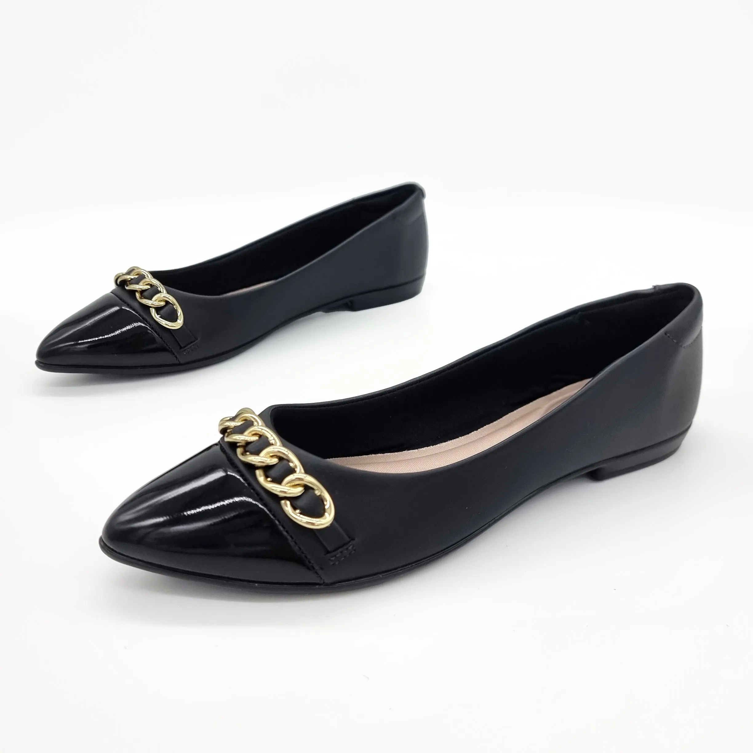 Beira Rio 4136-1106 Pointy Toe Flat in Black