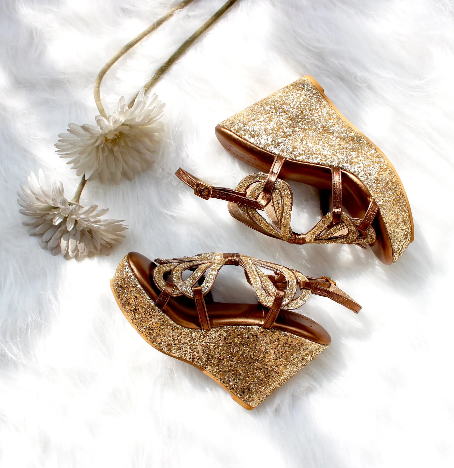 Bibi Glow Gold Wedges
