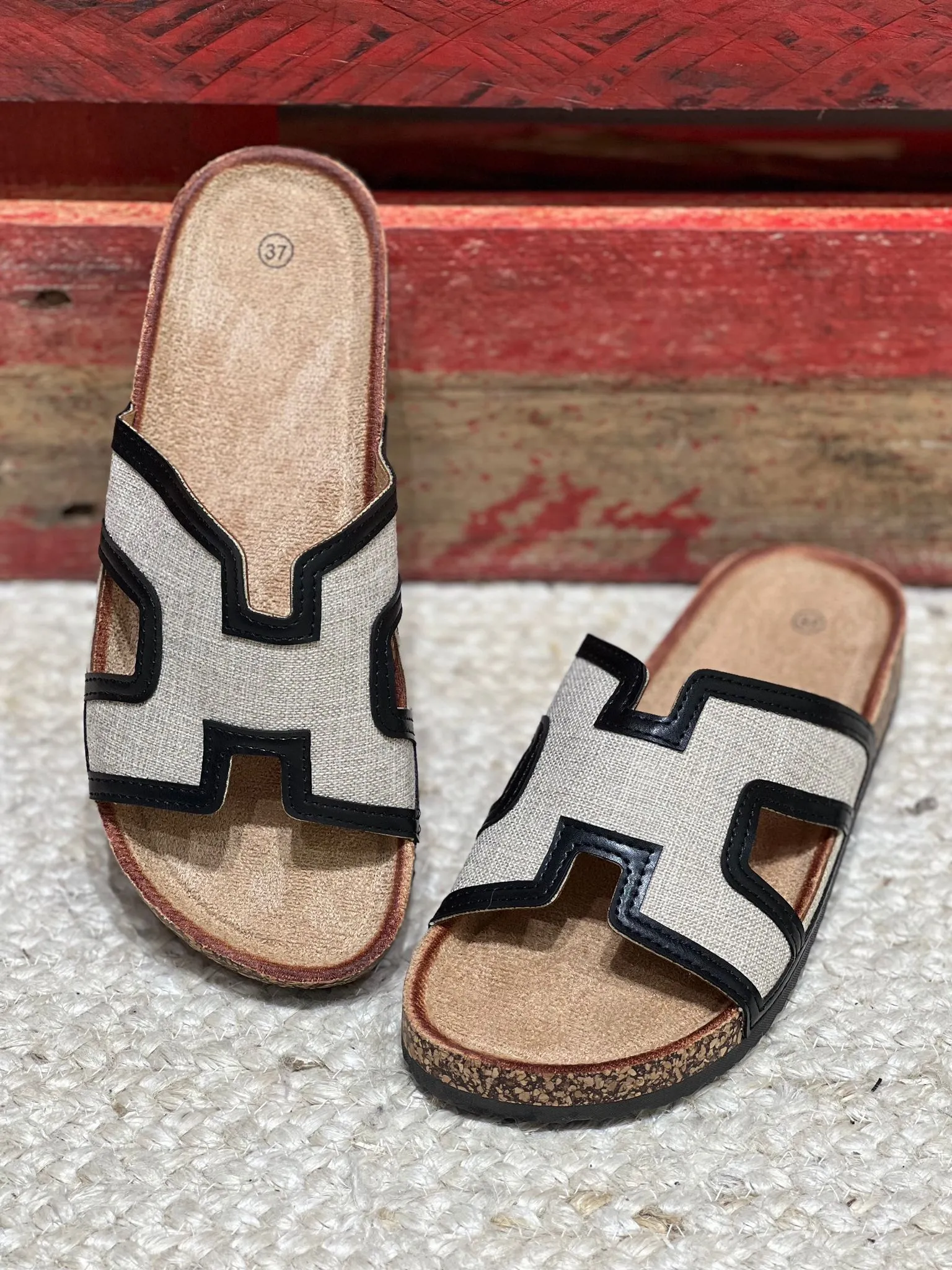 BLACK CUT OUT STRAP FLAT SLIP ON SANDALS SLIDERS