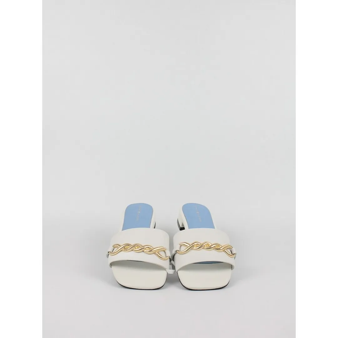 H Chain Feminine Flat Sandal