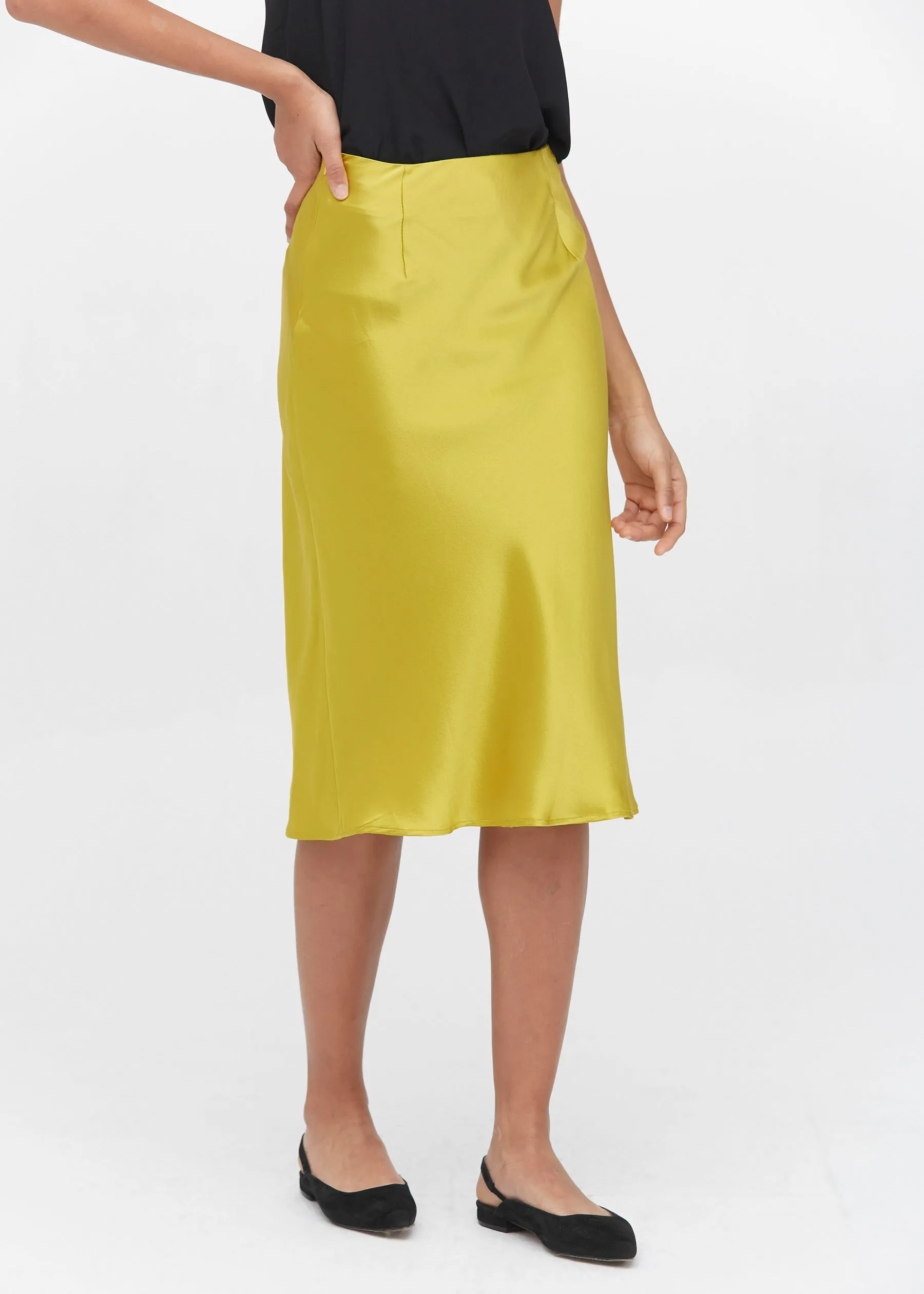 Knee-Length Hips-Wrapped Silk Skirt
