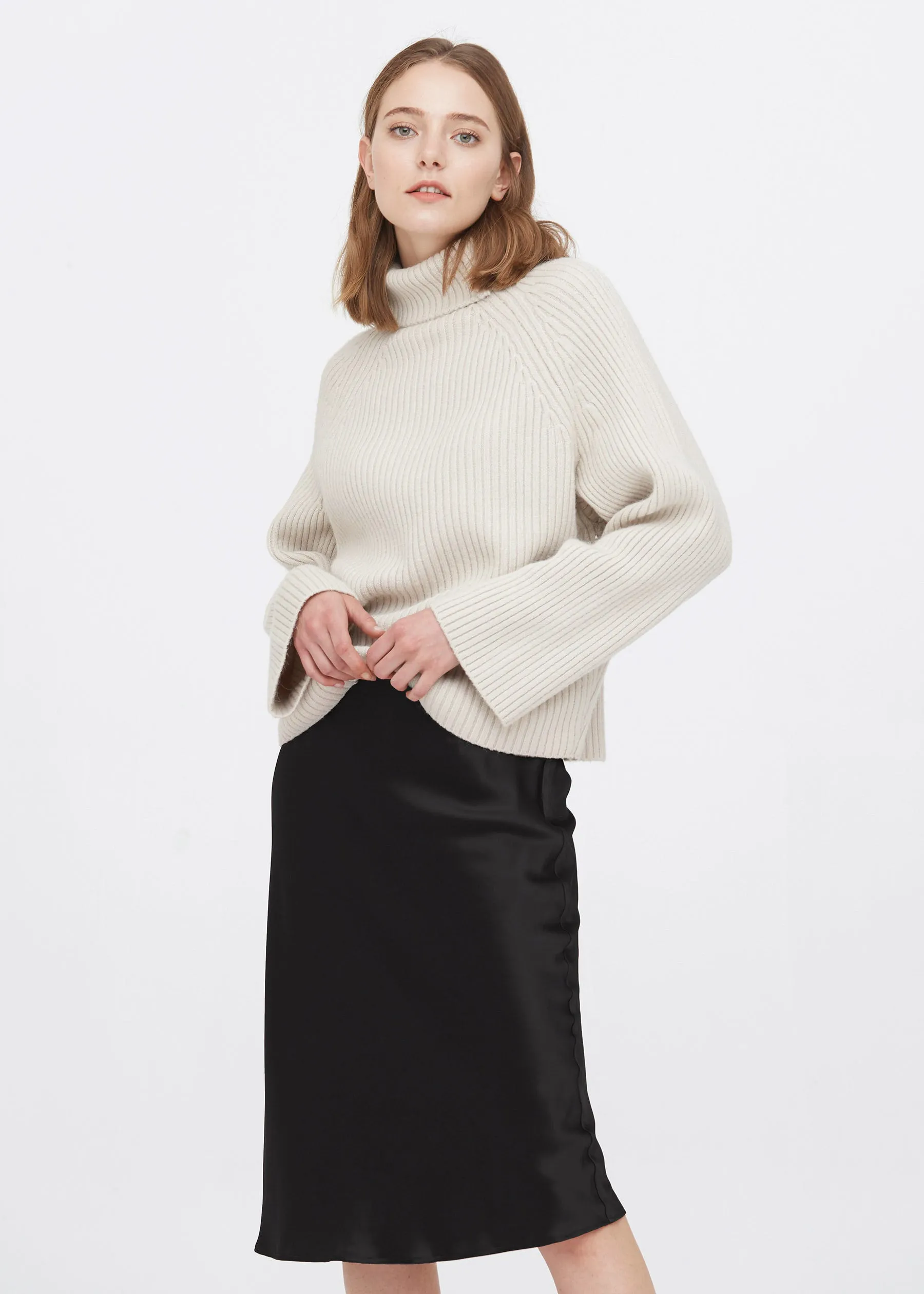 Knee-Length Hips-Wrapped Silk Skirt