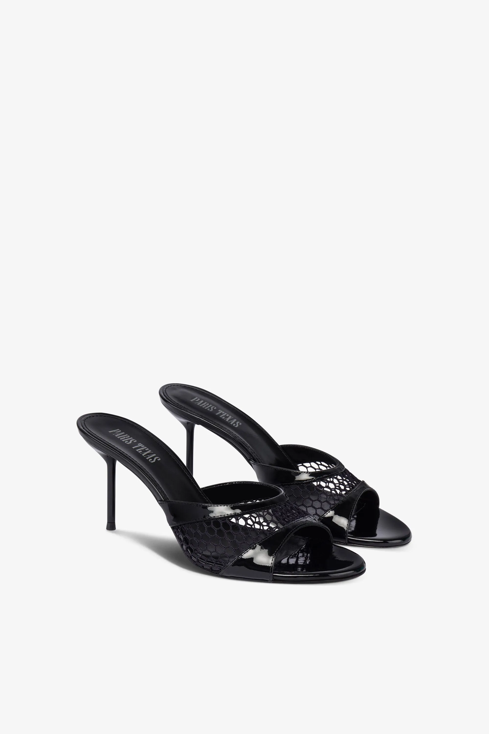 Mules in black mesh and patent leather