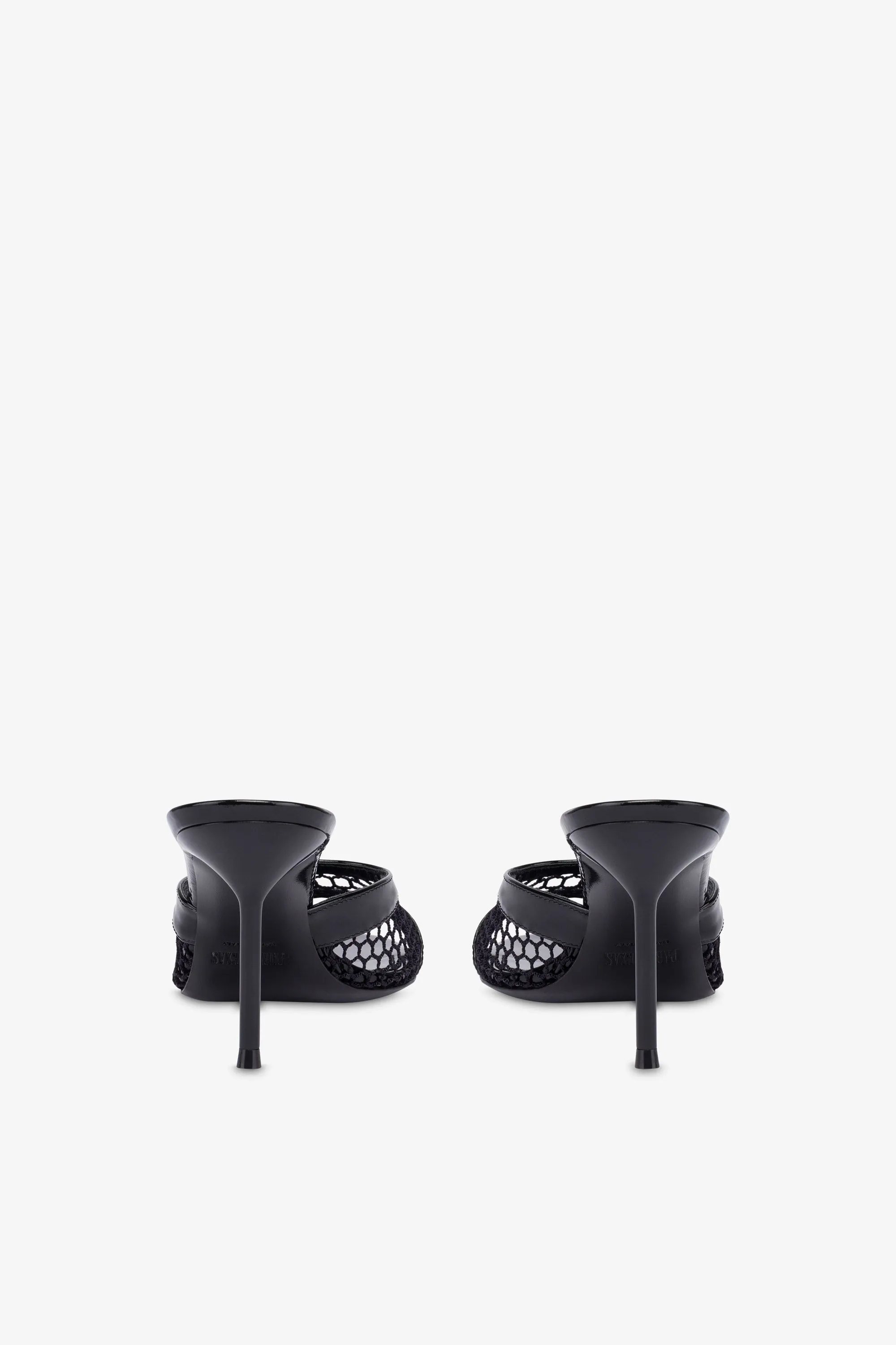 Mules in black mesh and patent leather