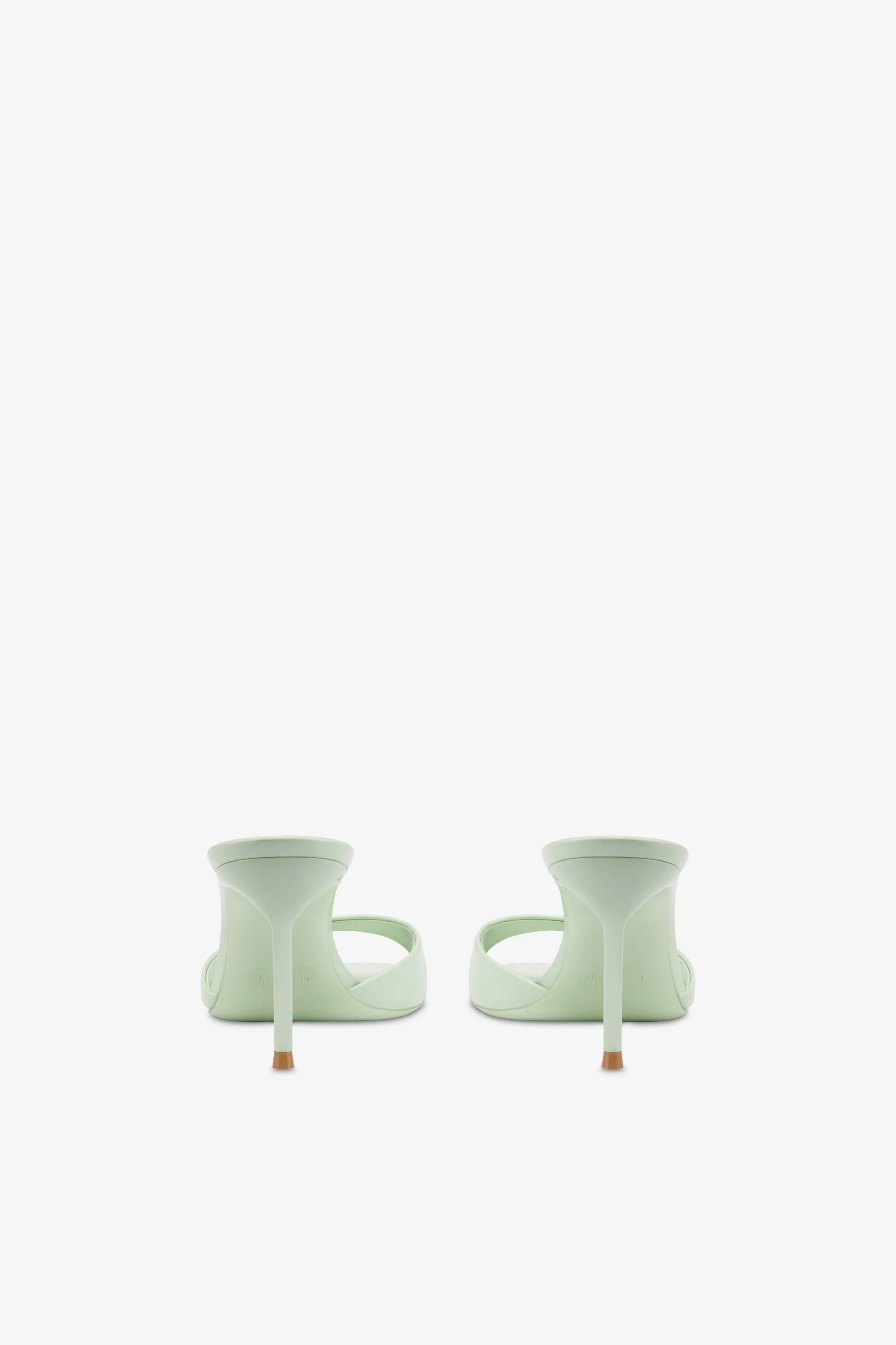 Mules in mint patent leather