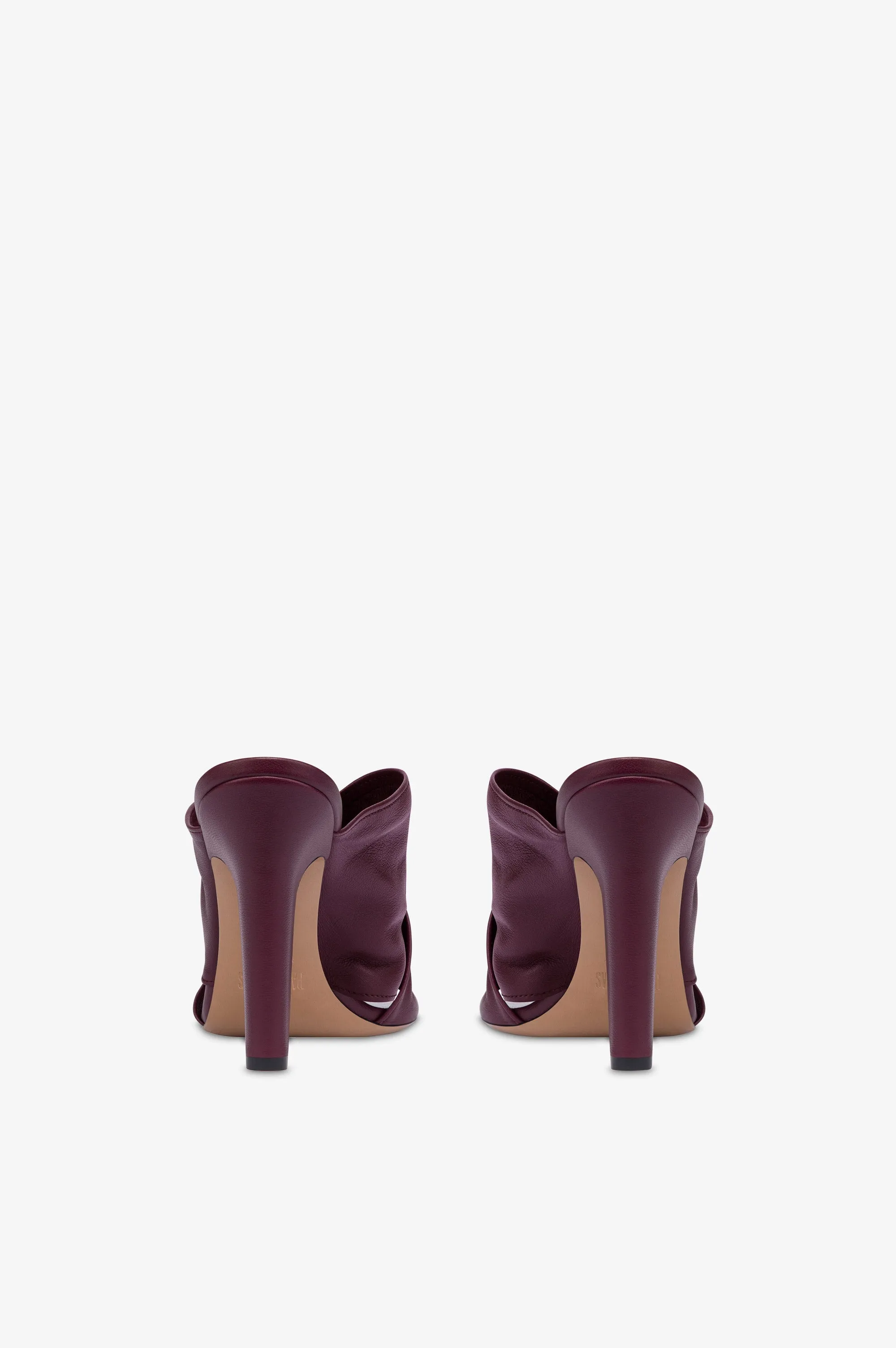 Mules in rouge noir leather