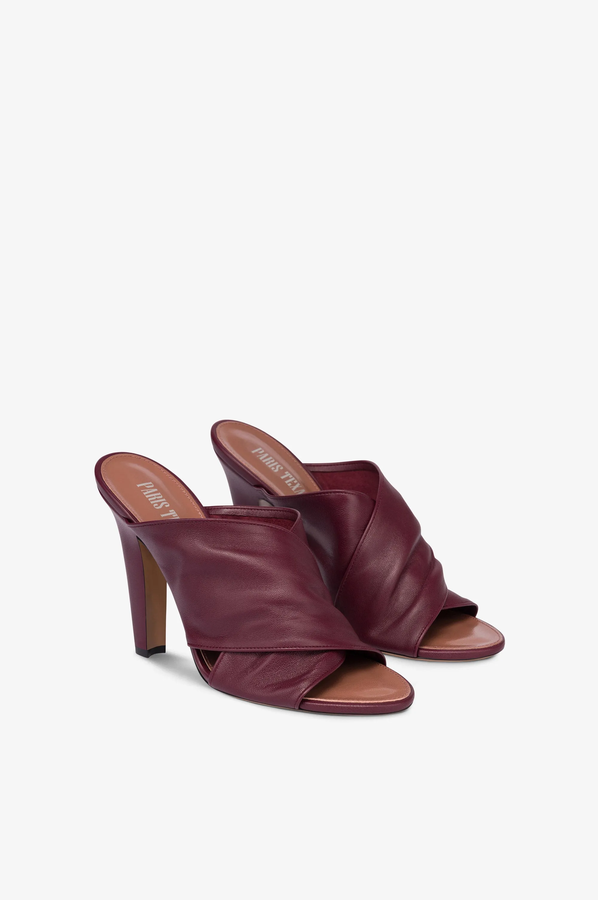 Mules in rouge noir leather