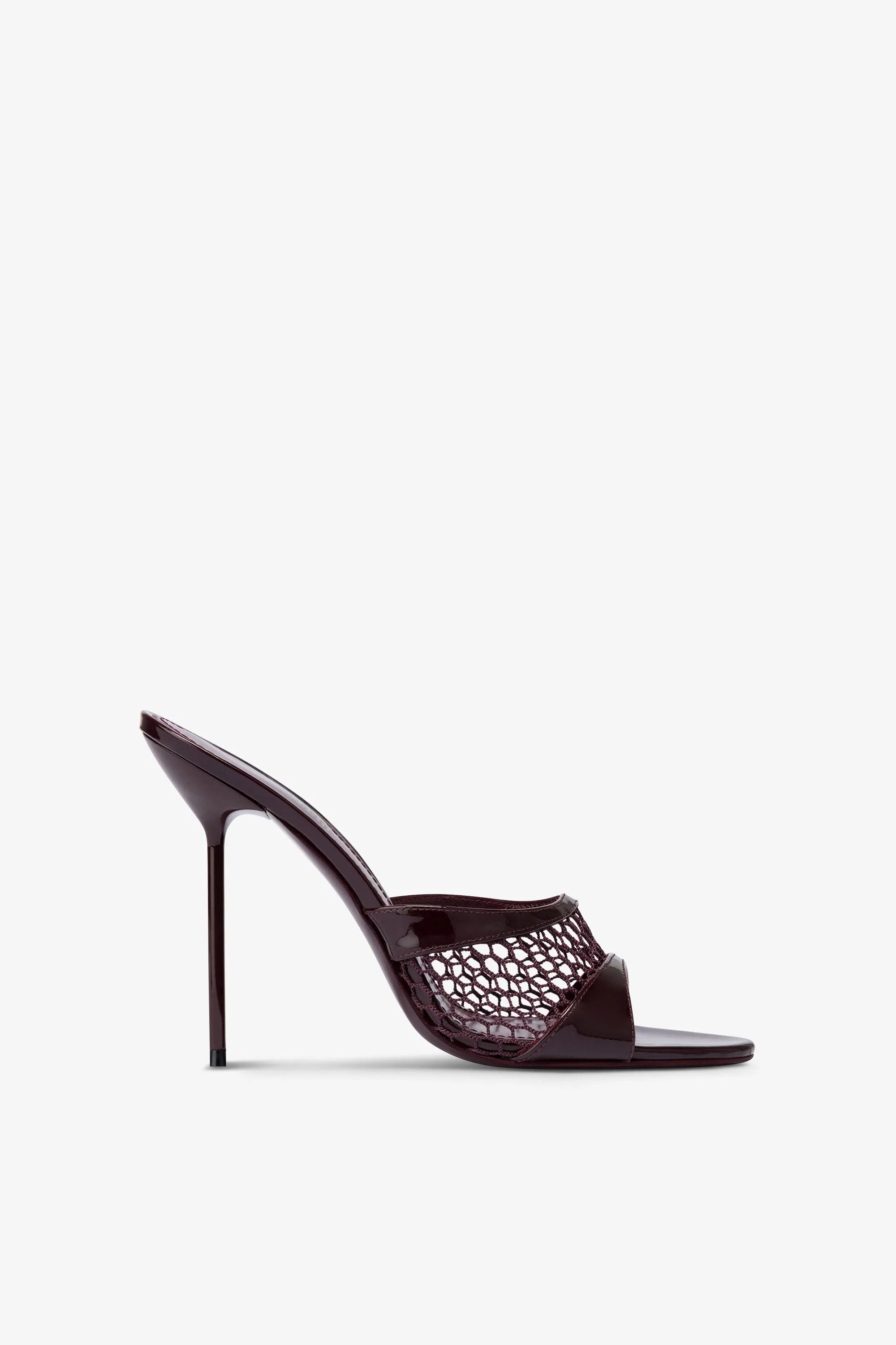 Mules in rouge noir mesh and patent leather