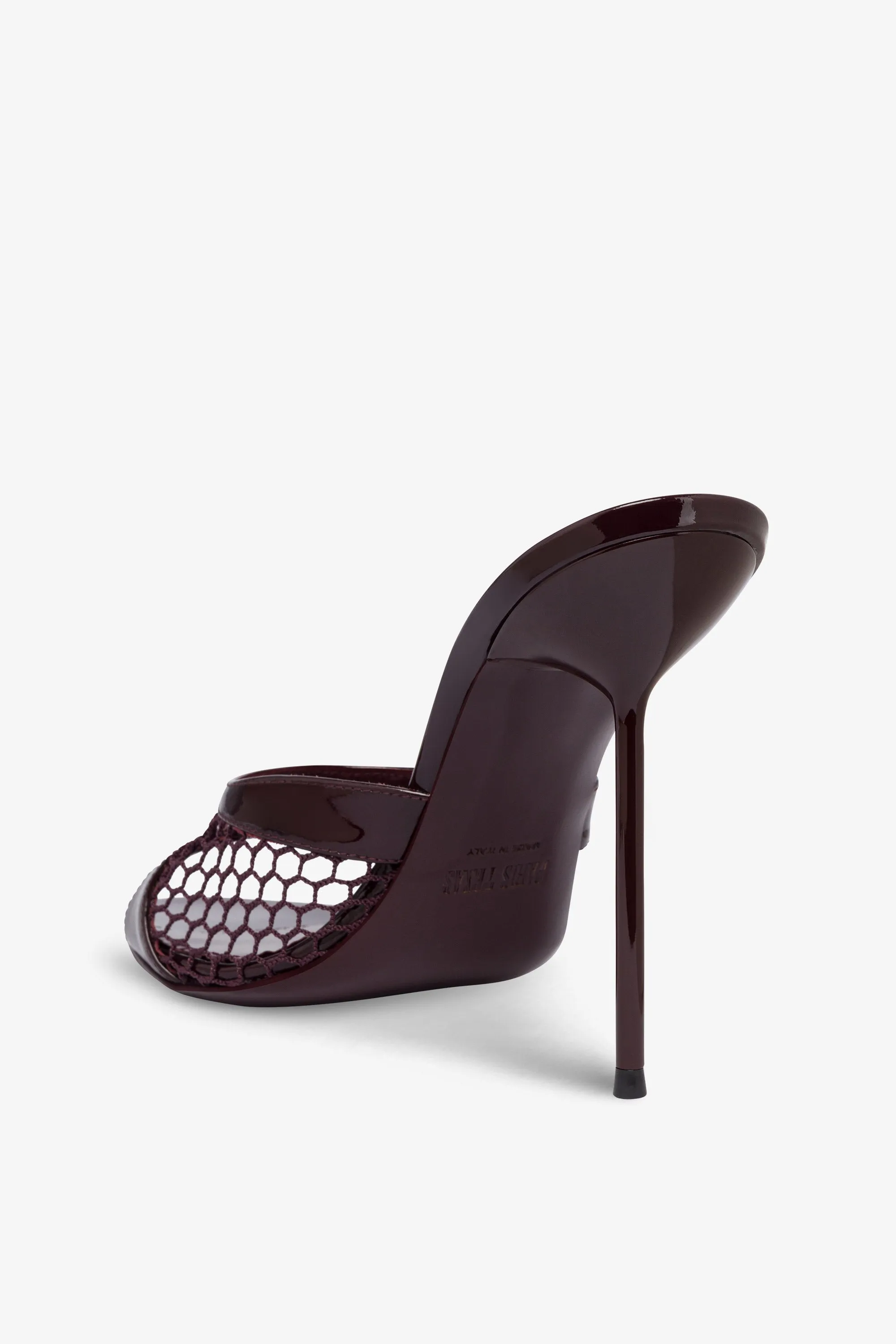 Mules in rouge noir mesh and patent leather