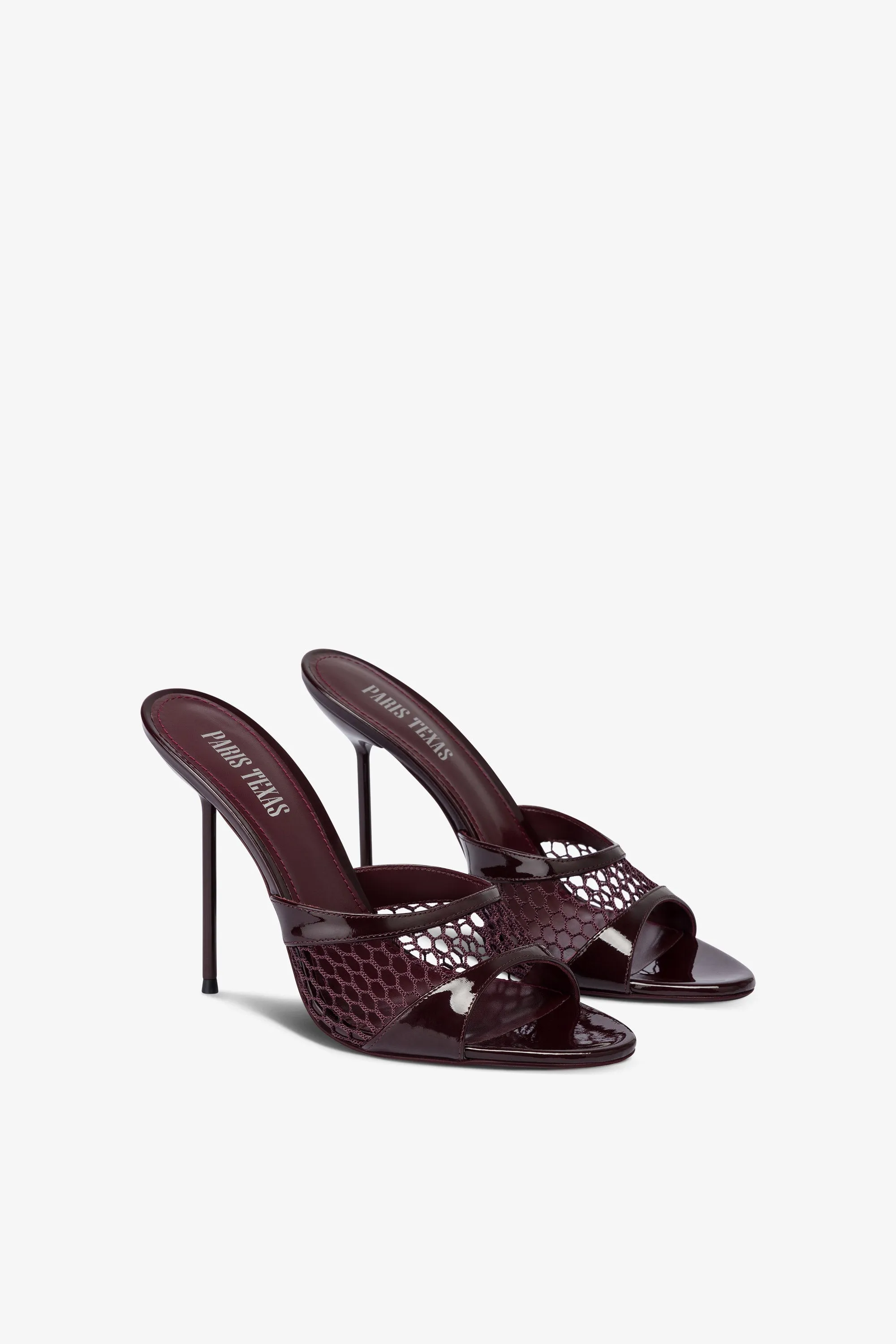 Mules in rouge noir mesh and patent leather