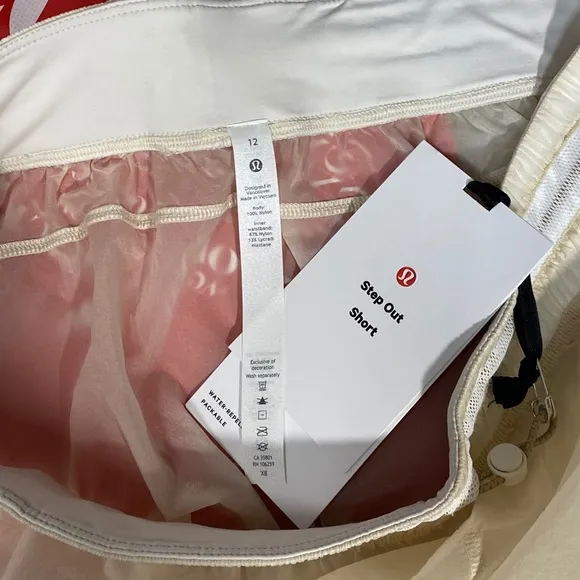 NWT Lululemon Step Out High Rise Short 3&quot; in White Opal w/FREE BAG! [1059]