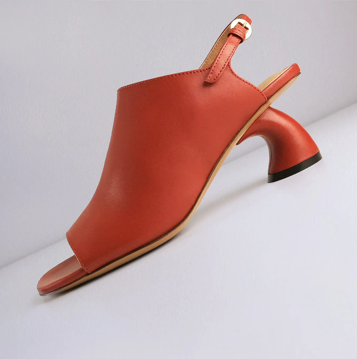 SCULPTURAL
