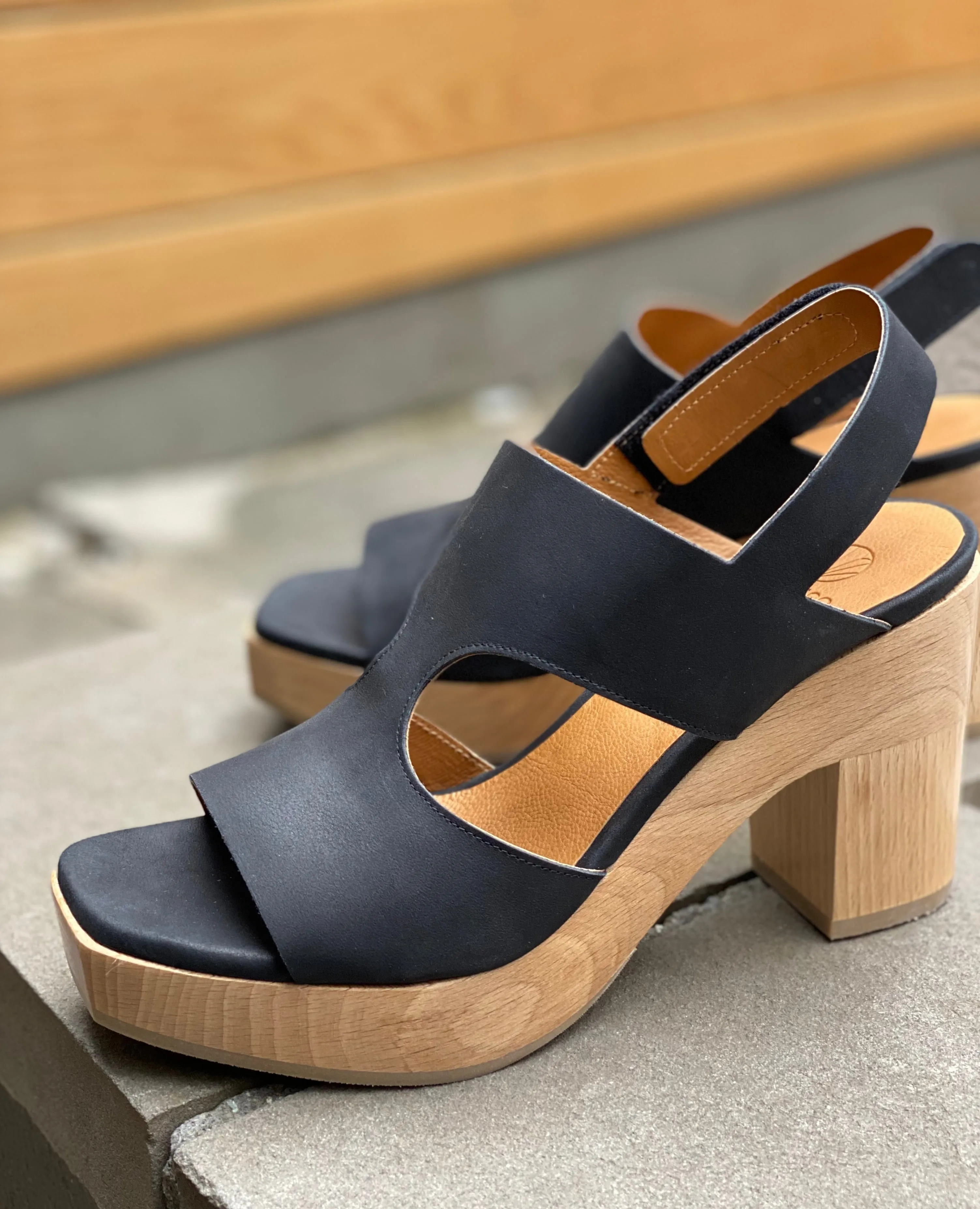 Vicky Clog