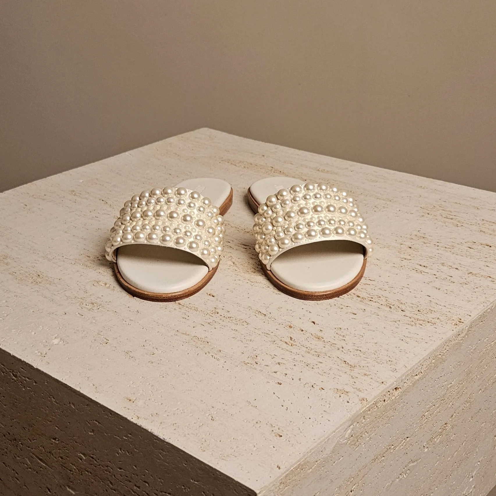 White Pearl Minea Flat Sandal